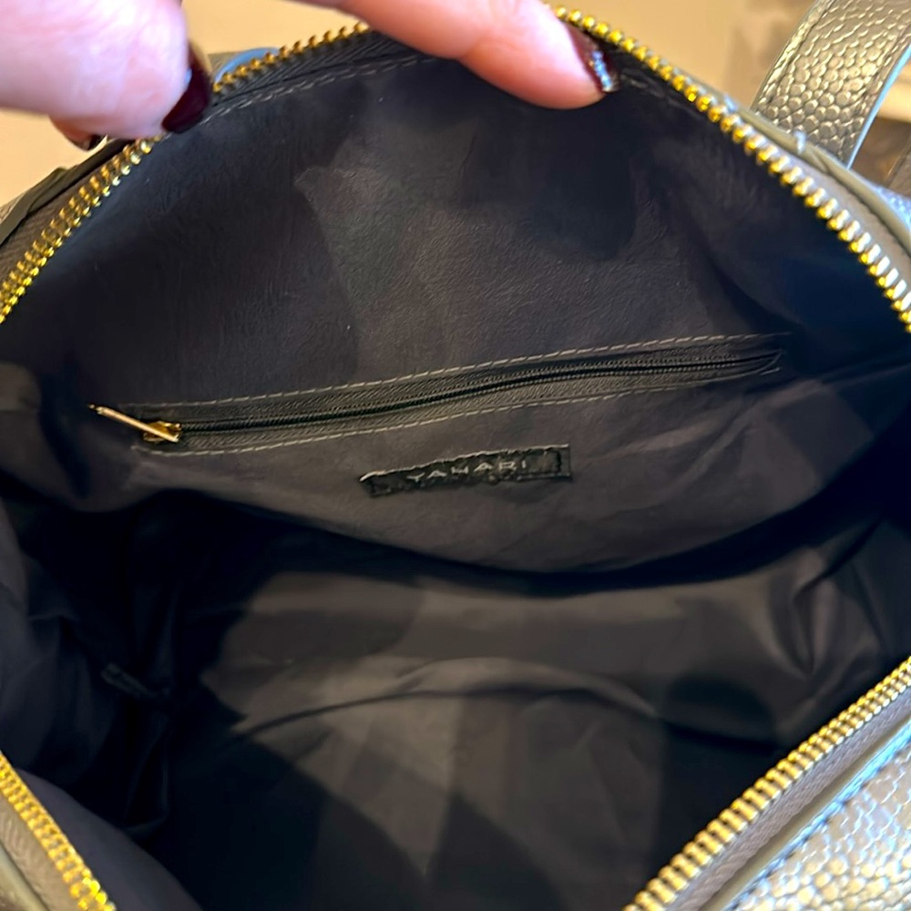 Metallic Silver Tahari EUC VEGAN LEATHER HANDBAG
Double Zip Top - Picture 5 of 5